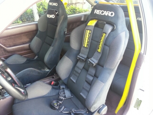 HARTBRACK รถสปอร์ต 2 ประตู ขายหรือแลกรถเก๋ง 4 ประตู