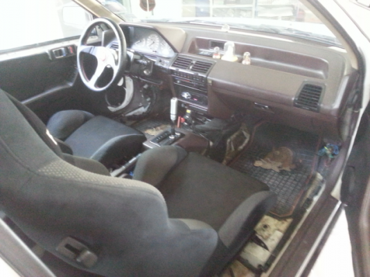 HARTBRACK รถสปอร์ต 2 ประตู ขายหรือแลกรถเก๋ง 4 ประตู