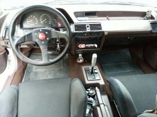 HARTBRACK รถสปอร์ต 2 ประตู ขายหรือแลกรถเก๋ง 4 ประตู