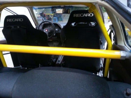 HARTBRACK รถสปอร์ต 2 ประตู ขายหรือแลกรถเก๋ง 4 ประตู