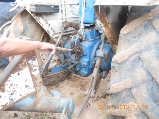 ขายรถแทรกเตอร์ ฟอร์ด 6610 เต็ม พร้อมเล่มทะเบียน