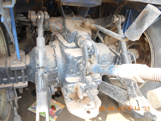 ขายรถแทรกเตอร์ ฟอร์ด TS90  4WD พร้อมเล่มทะเบียน