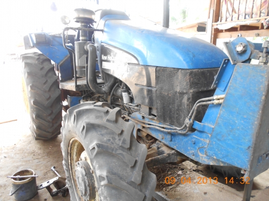 ขายรถแทรกเตอร์ ฟอร์ด TS90  4WD พร้อมเล่มทะเบียน