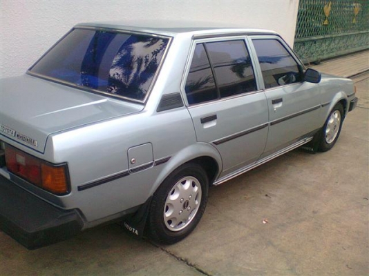 ต้องการขายโตโยต้า gl ปี 84 ติดเเก๊สเเล้ว