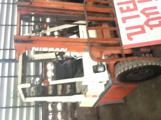 ขายรถโฟล์คลิฟท์ Nissan 2ตันเสา3เมตรราคาคุยกันขายได้ขาย