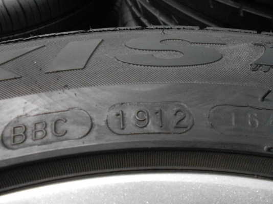 ขายล้อแม็ก mazda 3 ขอบ 16 พร้อมยางปี 12/เทิร์นได้-ใส่ฟรีค่ะ