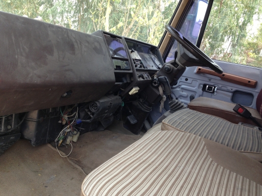 HINO KT 925 - 195 HP HO7D สิบล้อดั๊มพ์ 2 เพลา ช่วงล่างเพลาโบกี้ใหญ่ 2 เพลาของ ROCKY 210 หัวขาวสภาพสวยพร้อมใช้งาน เครื่องแน่นแรงดีไม่มีเยิ้ม หัวเก๋ง F17 ลงเล่มถูกต้อง ภายในเก๋งคอนโซลสวยครบ พวงมาลัยเพาเวอร์ เบรคทริ๊ปฟี้ ช่วงล่างใหญ่ยางสภาพดี 10 เส้นประมาณ 7 HINO KT 925 - 195 HP HO7D สิบล้อดั๊มพ์ 2 เพลา ช่วงล่างเพลาโบกี้ใหญ่ 2 เพลาของ ROCKY 210 หัวขาวสภาพสวยพร้อมใช้งาน เครื่องแน่นแรงดีไม่มีเยิ้ม หัวเก๋ง F17 ลงเล่มถูกต้อง ภายในเก๋งคอนโซลสวยครบ พวงมาลัยเพาเวอร์ เบรคทริ๊ปฟี้ ช่วงล่างใหญ่ยางสภาพดี 10 เส้นประมาณ 7