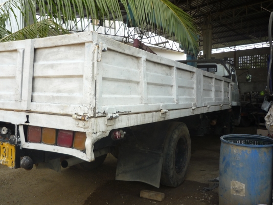 รถ 6 ล้อ ISUZU ติดเครน 3 ตัน รุ่น FRR11L เลขเครื่อง 6BD1-382244 เทอร์โบ เลขตัวรถ FRR11L-3470466  กระบะยาว 5.50 เมตร