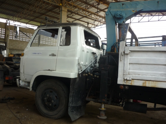 รถ 6 ล้อ ISUZU ติดเครน 3 ตัน รุ่น FRR11L เลขเครื่อง 6BD1-382244 เทอร์โบ เลขตัวรถ FRR11L-3470466  กระบะยาว 5.50 เมตร