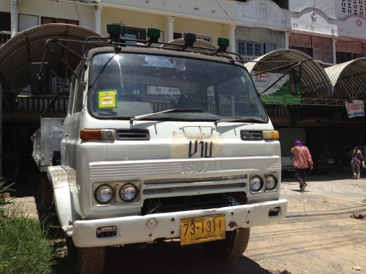 รถ 6 ล้อ ISUZU ติดเครน 3 ตัน รุ่น FRR11L เลขเครื่อง 6BD1-382244 เทอร์โบ เลขตัวรถ FRR11L-3470466  กระบะยาว 5.50 เมตร