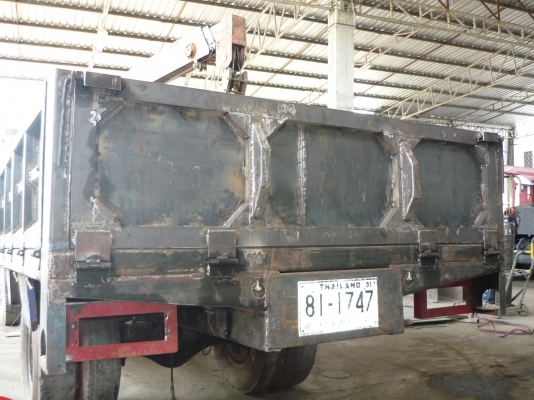 รถ 6 ล้อ HINO ติดเครน 3 ตัน รุ่น KL340  เลขตัวรถ KL340-57970  เลขเครื่อง EC100-12174 กระบะใหม่ ยาว 4.60 เมตร