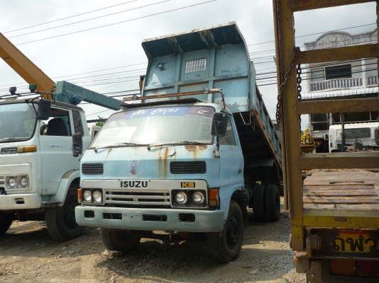 รถ 6 ล้อดั๊ม ISUZU รุ่น KT26 เลขตัวรถ KT26-4833143 เลขเครื่องยนต์ 4BD1-104327