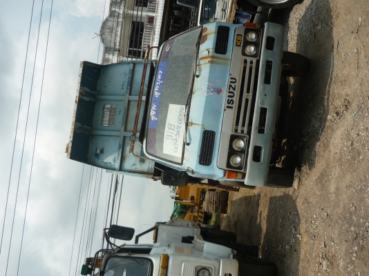 รถ 6 ล้อดั๊ม ISUZU รุ่น KT26 เลขตัวรถ KT26-4833143 เลขเครื่องยนต์ 4BD1-104327