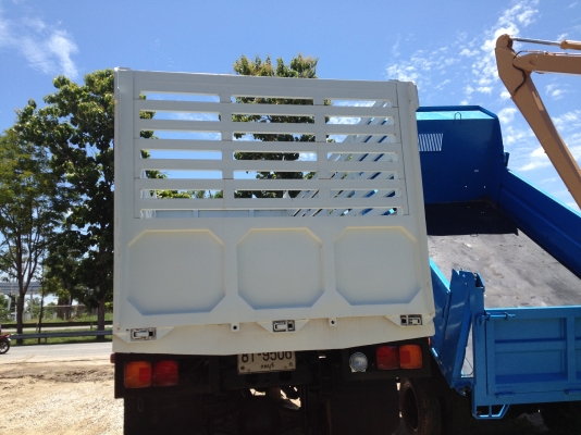 รถ 6 ล้อดั๊มเกษตร HINO กระบะยาว 4.50 เมตร เลขตัวรถ KL340-49978 เลขเครื่อง EH700-186200