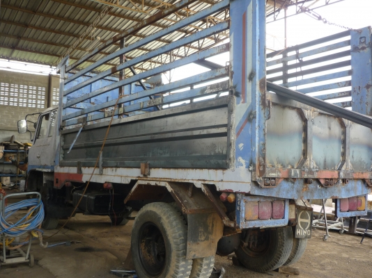 รถ 6 ล้อดั๊มเกษตร HINO กระบะยาว 4.50 เมตร เลขตัวรถ KL340-49978 เลขเครื่อง EH700-186200