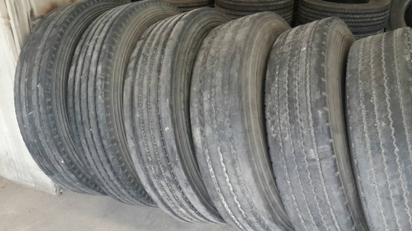 ** ราคา 2,300-2,900 ** ยาง 11R22.5 มือสองสวยๆ ปี 13-15 ราคาคุ้มๆ