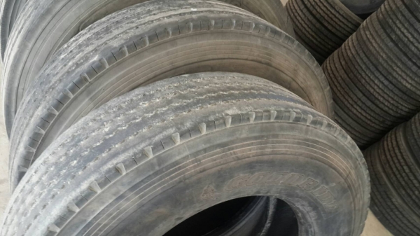 ** ราคา 2,300-2,900 ** ยาง 11R22.5 มือสองสวยๆ ปี 13-15 ราคาคุ้มๆ