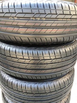 ยางป้ายแดง Bridgestone 215-60-16 ปี 17