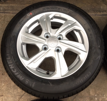 แม็กป้ายแดง Honda Brio Amaze พร้อมยางMichelin 175-65-14 ปี17