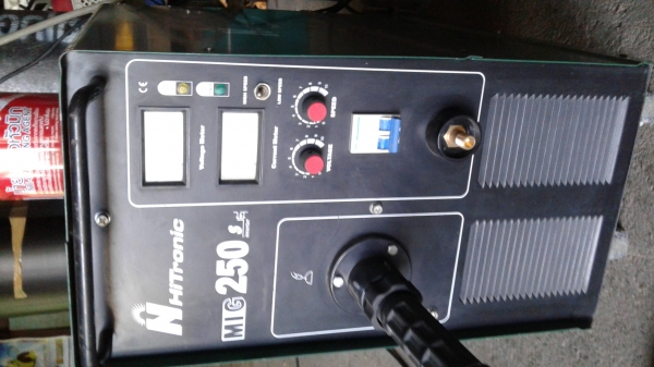 เครื่องเชื่อมhitronic mig250s+ถังco2