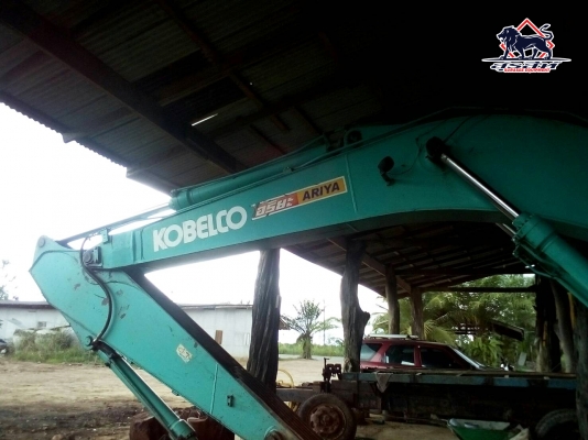ขายรถแบ็คโฮ KOBELCO SK200-8 Yn12 Super ชั่วโมงน้อยที่สุดในประเทศไทย