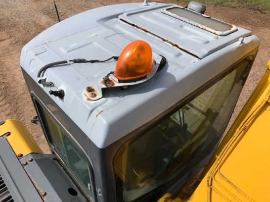 ขายรถแบคโฮ KOMATSU PC228US-3 (เทียบเท่ารุ่น 7) รถนอกนำเข้าจากญี่ปุ่น สภาพสวยพร้อมใช้งาน มีVDOการทำงานครับ ขายรถแบคโฮ KOMATSU PC228US-3 (เทียบเท่ารุ่น 7) รถนอกนำเข้าจากญี่ปุ่น สภาพสวยพร้อมใช้งาน มีVDOการทำงานครับ