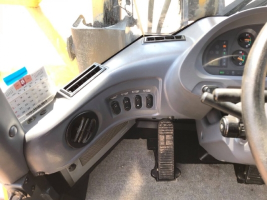 ขายรถตักล้อยาง KOMATSU WA380-6 ปี 2012 รถนอกนำเข้าจากญี่ปุ่น สภาพสวยพร้อมใช้งาน มีVDOการทำงานครับ ขายรถตักล้อยาง KOMATSU WA380-6 ปี 2012 รถนอกนำเข้าจากญี่ปุ่น สภาพสวยพร้อมใช้งาน มีVDOการทำงานครับ