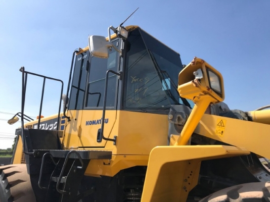 ขายรถตักล้อยาง KOMATSU WA380-6 ปี 2012 รถนอกนำเข้าจากญี่ปุ่น สภาพสวยพร้อมใช้งาน มีVDOการทำงานครับ ขายรถตักล้อยาง KOMATSU WA380-6 ปี 2012 รถนอกนำเข้าจากญี่ปุ่น สภาพสวยพร้อมใช้งาน มีVDOการทำงานครับ