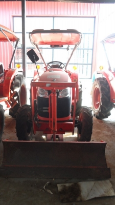 แทรกเตอร์ L3008 พร้อมใบดัน ราคาเบาๆ