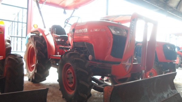 L3608 + ใบมีดดันดิน ราคาเบาๆเพียง 210,000 เท่านั้น