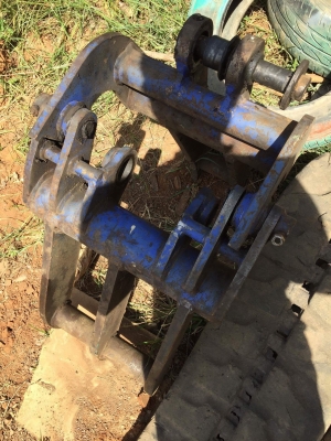 ขาย หัวคีบไม้ ใส่รถขุด30 ของติดรถนอก ????ราคา 17,000 บาท???? สนใจติดต่อ 096-3268553 (สถิตย์พันธ์) ID LINE 0963268553