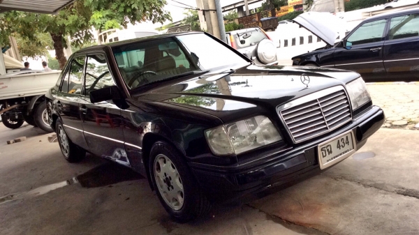 Benz E220 เบนซิน + LPG ปี 1994