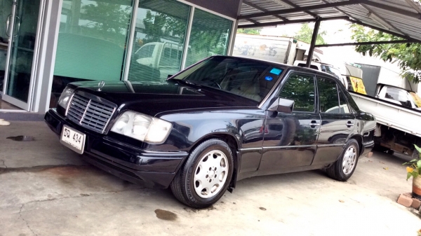 Benz E220 เบนซิน + LPG ปี 1994