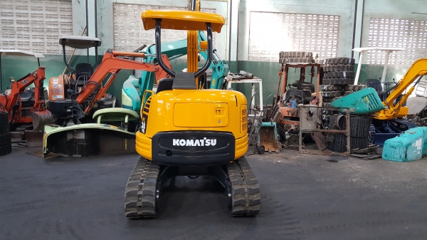 ขาย รถขุด KOMATSU รุ่น PC30FR  มือสองญี่ปุ่น แทรกยางสวย สลัก บูทเอวแน่น 100\% สวยพร้อมใช้งาน มือถือ 0818753444