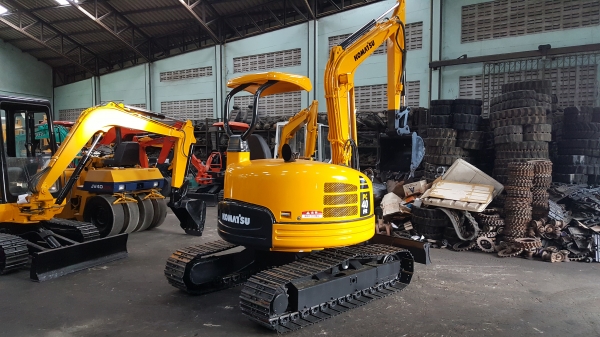 ขาย รถขุด KOMATSU รุ่น PC40FR  มือสองญี่ปุ่น แทรกเหล็ก สลัก บูทเอวแน่น 100\% มีไลน์กระแทก เอวแน่น สวยพร้อมใช้งาน มือถือ 0818753444