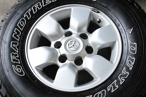 ล้อ Vigo 4x4 ขอบ 15 ชุด 3,500.- ล้อ Vigo 4x4 ขอบ 15 ชุด 3,500.-