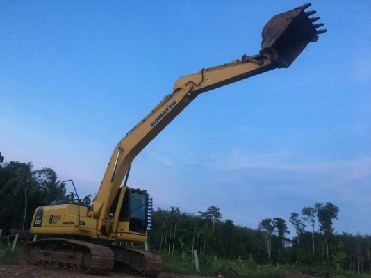 komatsu pc200-8 7900ชั่วโมง เล่มทะเบียนพร้อม รถพร้อมใช้งาน ราคาต่อรองได้ ติดต่อ 0872976734