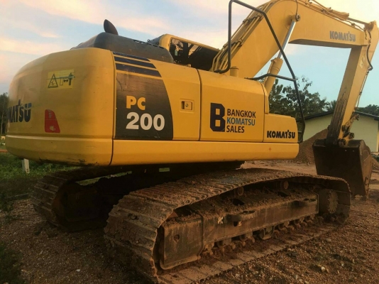 komatsu pc200-8 7900ชั่วโมง เล่มทะเบียนพร้อม รถพร้อมใช้งาน ราคาต่อรองได้ ติดต่อ 0872976734