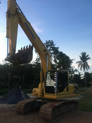 komatsu pc200-8 7900ชั่วโมง เล่มทะเบียนพร้อม รถพร้อมใช้งาน ราคาต่อรองได้ ติดต่อ 0872976734