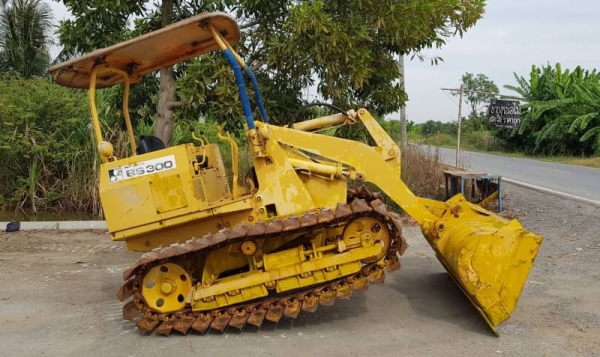 ขายด่วนรถแทรกเตอร์ตักดินดันดินมิตซูบิชิBS300รถนอกสถาพดีเพิ่งนำเข้ามาใหม่ยังไม่เคยใช้งานในเมืองไทยเลย