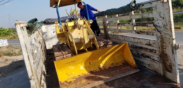 ขายด่วนรถแทรกเตอร์ตักดินดันดินมิตซูบิชิBS300รถนอกสถาพดีเพิ่งนำเข้ามาใหม่ยังไม่เคยใช้งานในเมืองไทยเลย