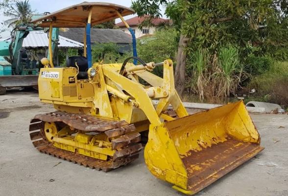 ขายด่วนรถแทรกเตอร์ตักดินดันดินมิตซูบิชิBS300รถนอกสถาพดีเพิ่งนำเข้ามาใหม่ยังไม่เคยใช้งานในเมืองไทยเลย