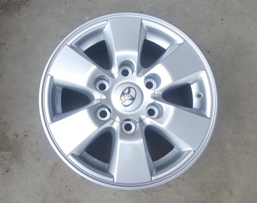 ขายล้อTOYOTA PRERUNNER ขอบ15  6รู 4 ล้อ