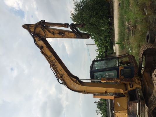 ขายKomatsu PC60-5สภาพพร้อมใช้งานมีไลหัวแยค ขายKomatsu PC60-5สภาพพร้อมใช้งานมีไลหัวแยค