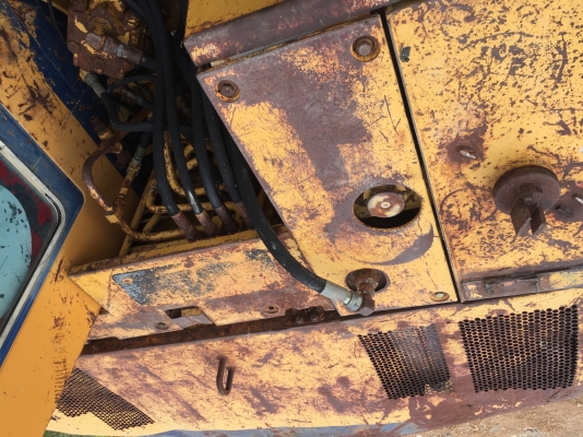 ขายKomatsu PC60-5สภาพพร้อมใช้งานมีไลหัวแยค ขายKomatsu PC60-5สภาพพร้อมใช้งานมีไลหัวแยค