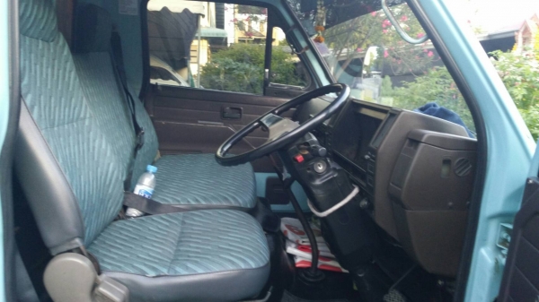 รถบรรทุก 6ล้อ สวย พร้อมลุยงาน รถบรรทุก 6ล้อ สวย พร้อมลุยงาน