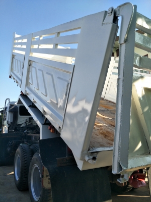 ขายกระบะดั้มพ์สามมิตรยาว 6เมตรพร้อมกระบอกพร้อมปั๊ม สภาพสวยพร้อมใช้งาน สนใจ 083-9628875