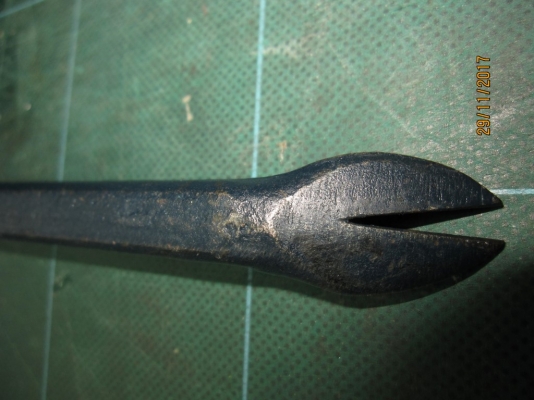 แชลงงัดเอนกประสงค์ (ตรงหัวใช้เป็นค้อนได้) เป็นของมาจากญี่ปุ่น แชลงงัดเอนกประสงค์ (ตรงหัวใช้เป็นค้อนได้) เป็นของมาจากญี่ปุ่น