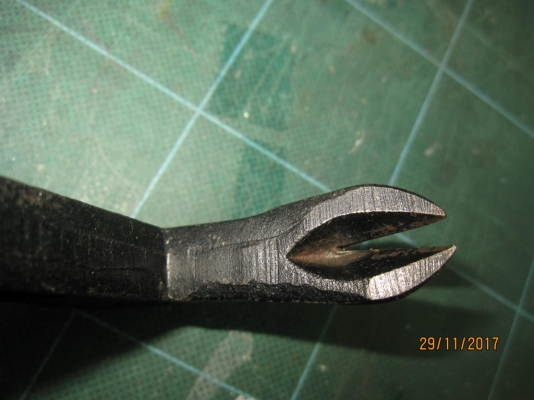 แชลงงัดเอนกประสงค์ (ตรงหัวใช้เป็นค้อนได้) เป็นของมาจากญี่ปุ่น แชลงงัดเอนกประสงค์ (ตรงหัวใช้เป็นค้อนได้) เป็นของมาจากญี่ปุ่น