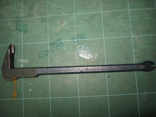 แชลงงัดเอนกประสงค์ (ตรงหัวใช้เป็นค้อนได้) เป็นของมาจากญี่ปุ่น แชลงงัดเอนกประสงค์ (ตรงหัวใช้เป็นค้อนได้) เป็นของมาจากญี่ปุ่น